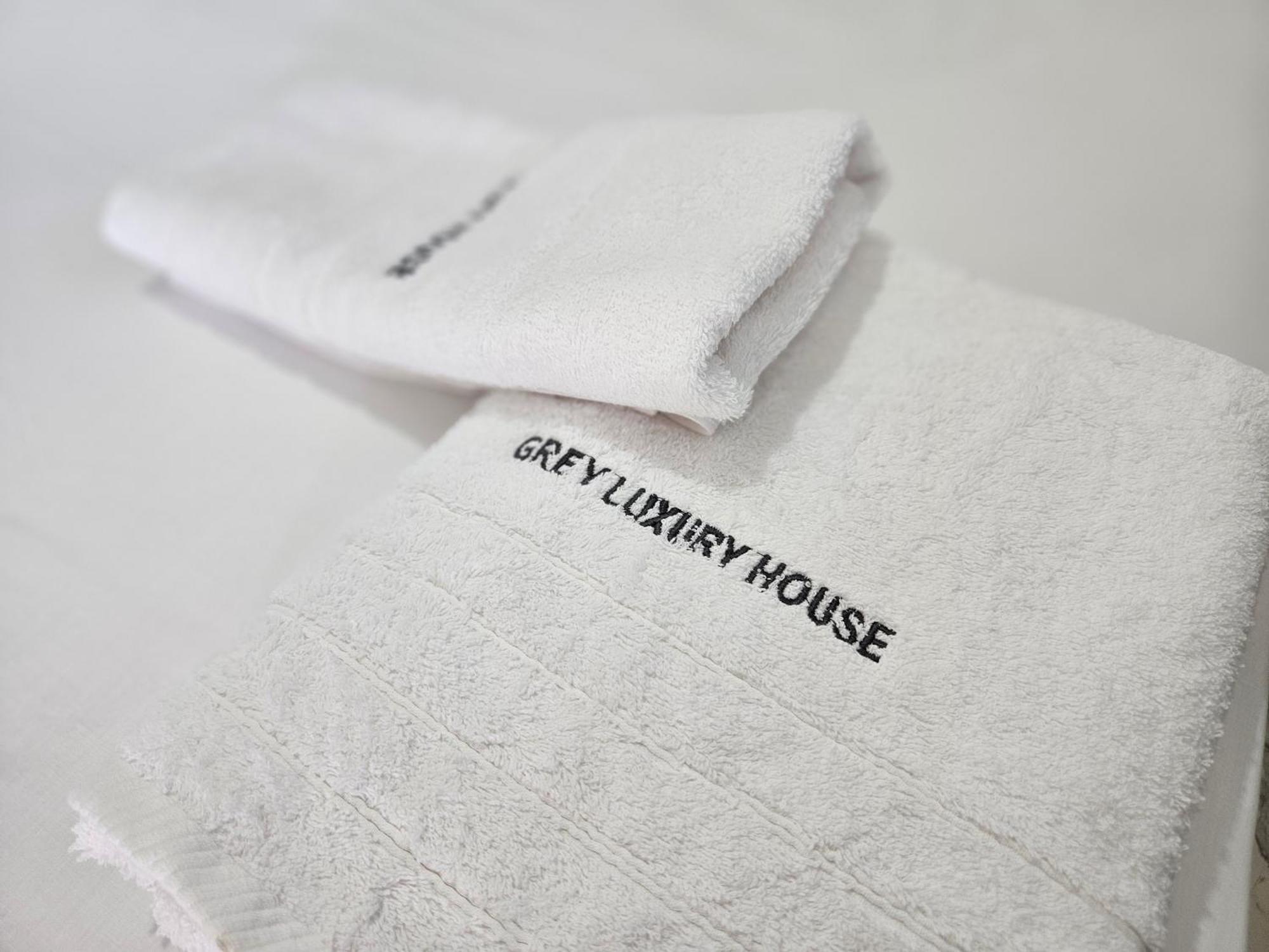 Grey Luxury House Lejlighed Ypsos Eksteriør billede